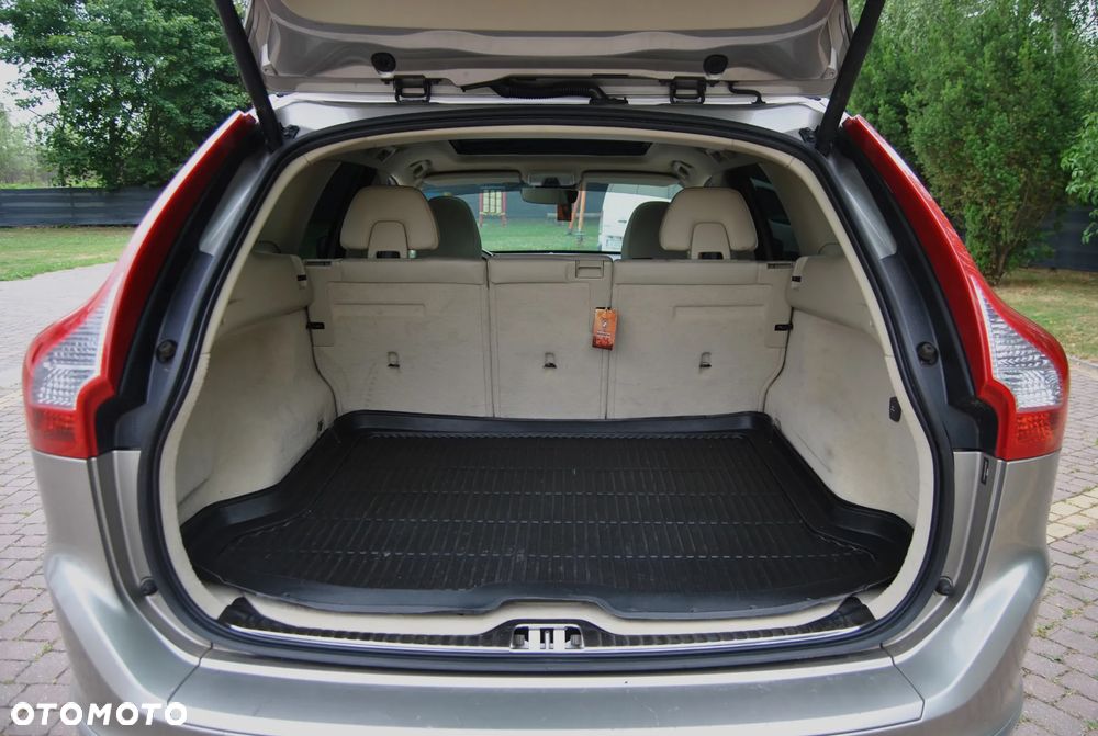 Volvo XC 60 T5 Geartronic Summum - 17