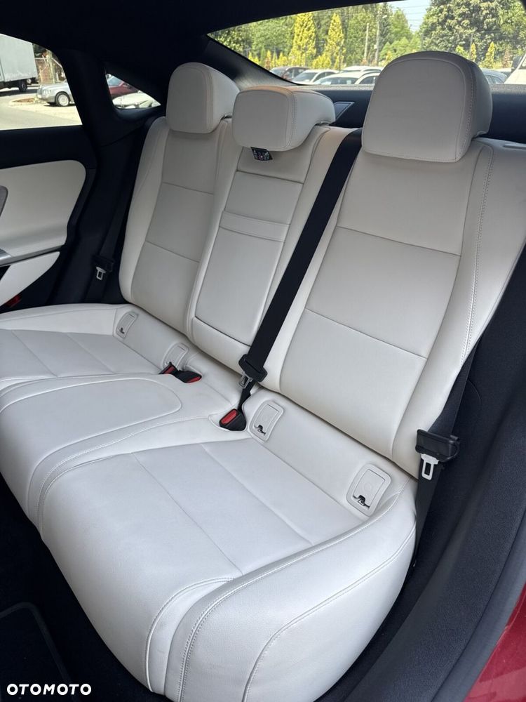 Mercedes-Benz CLA 200 mHEV 8G-DCT - 28