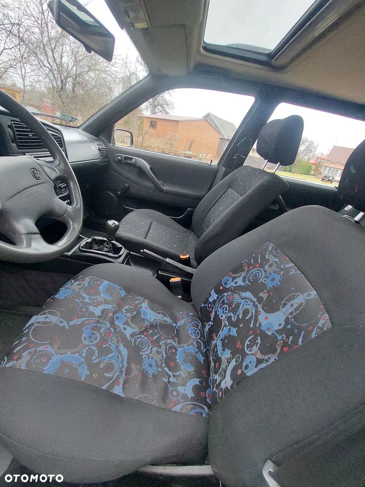 Volkswagen Passat 1.9 TD CL - 7