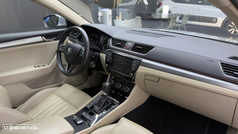Skoda Superb Break 2.0 TDI Style DSG - 30