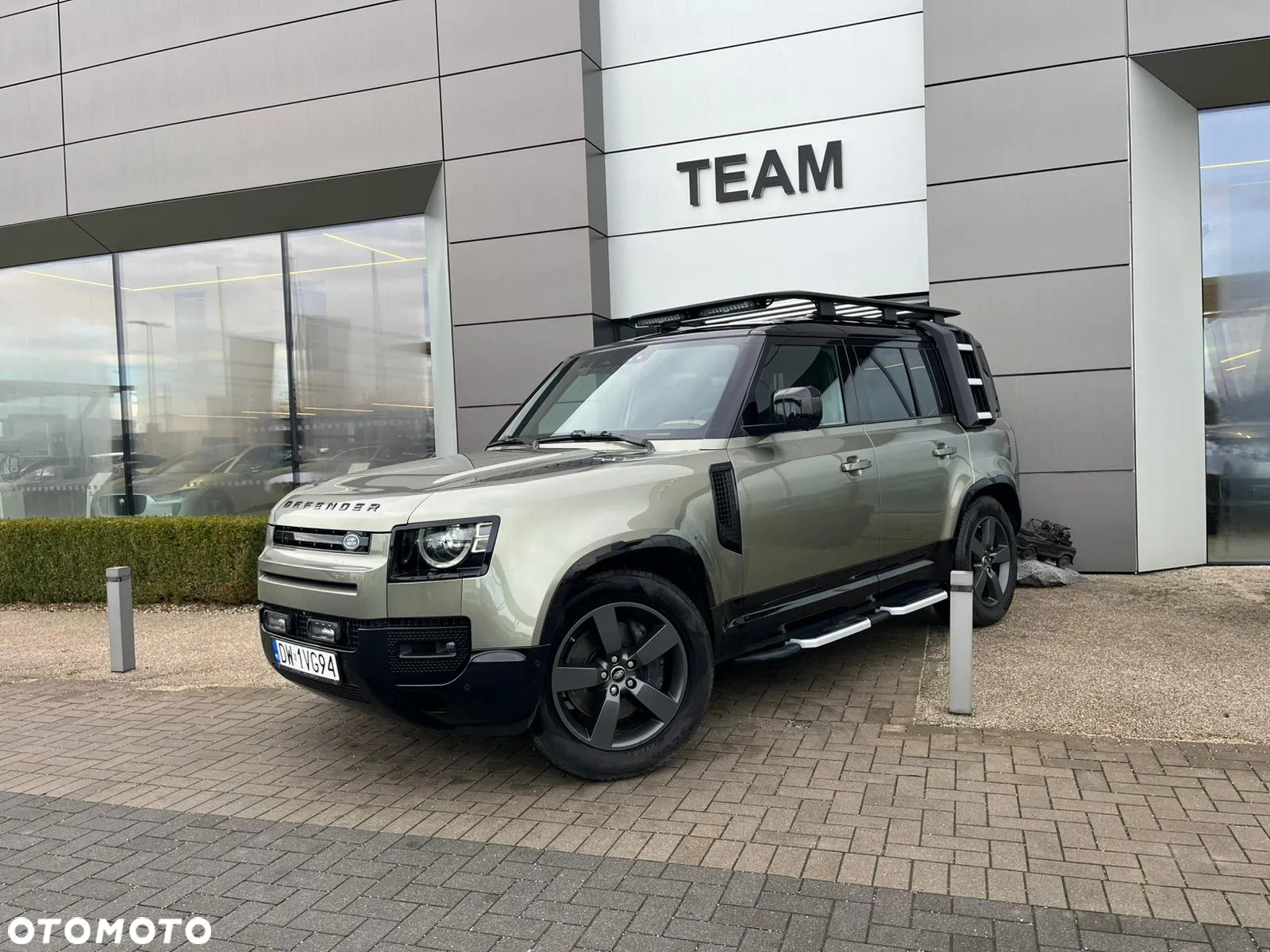 Land Rover Defender - 3