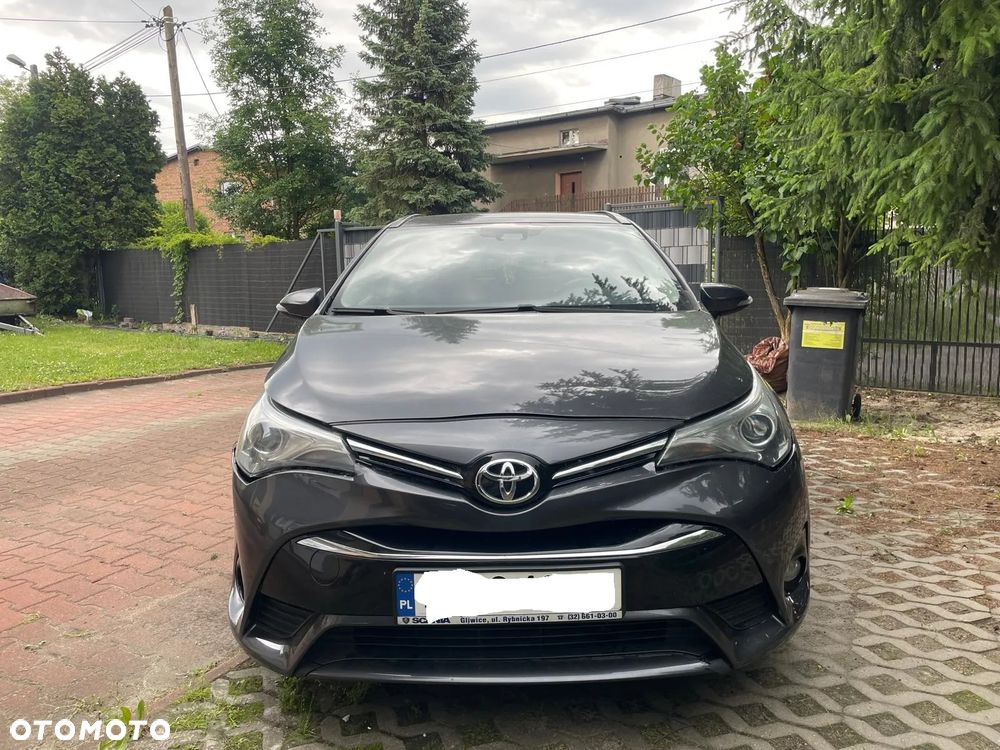 Toyota Avensis 1.8 Active MS - 1