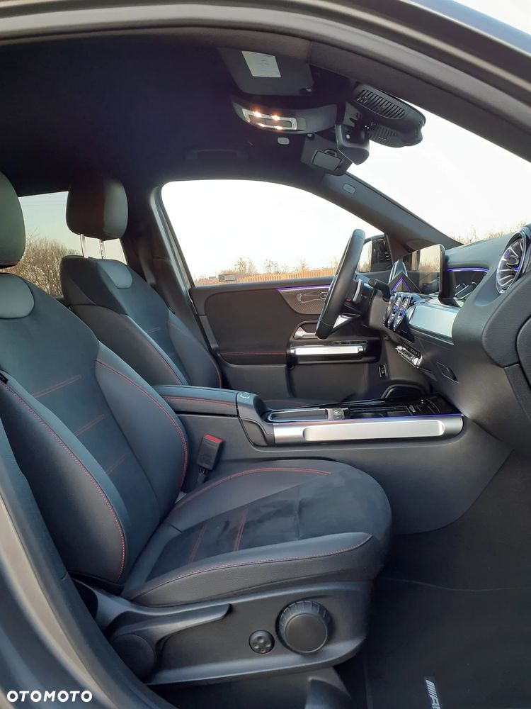 Mercedes-Benz GLB 200 AMG Line 7G-DCT - 24