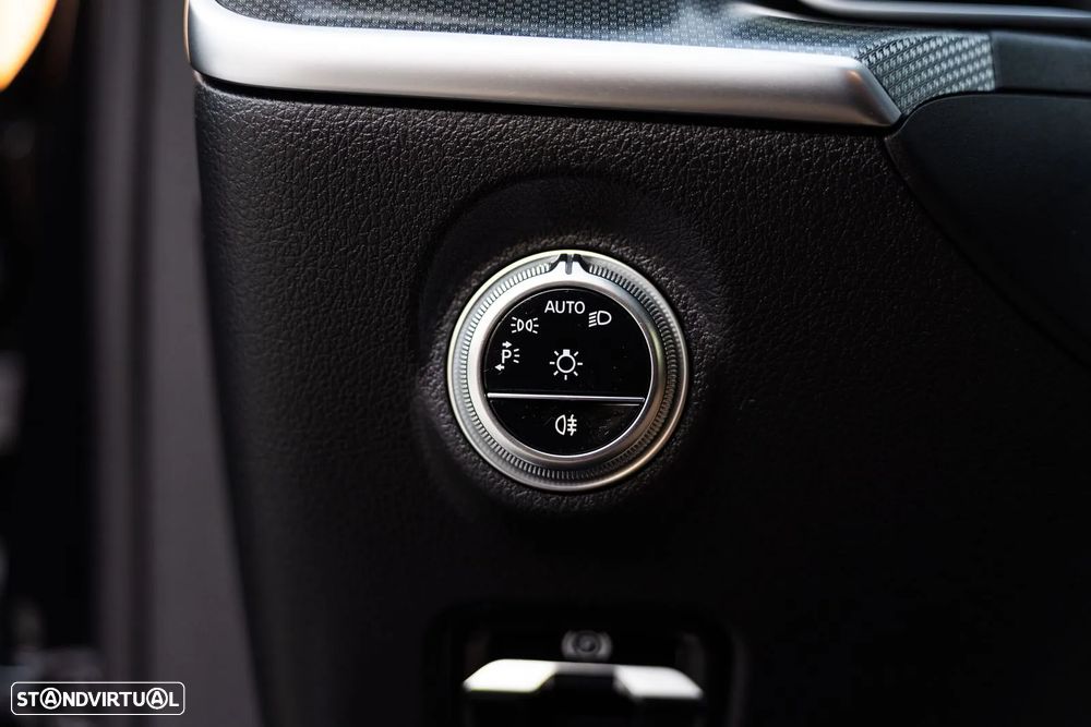 Mercedes-Benz C 300 e AMG Line - 21