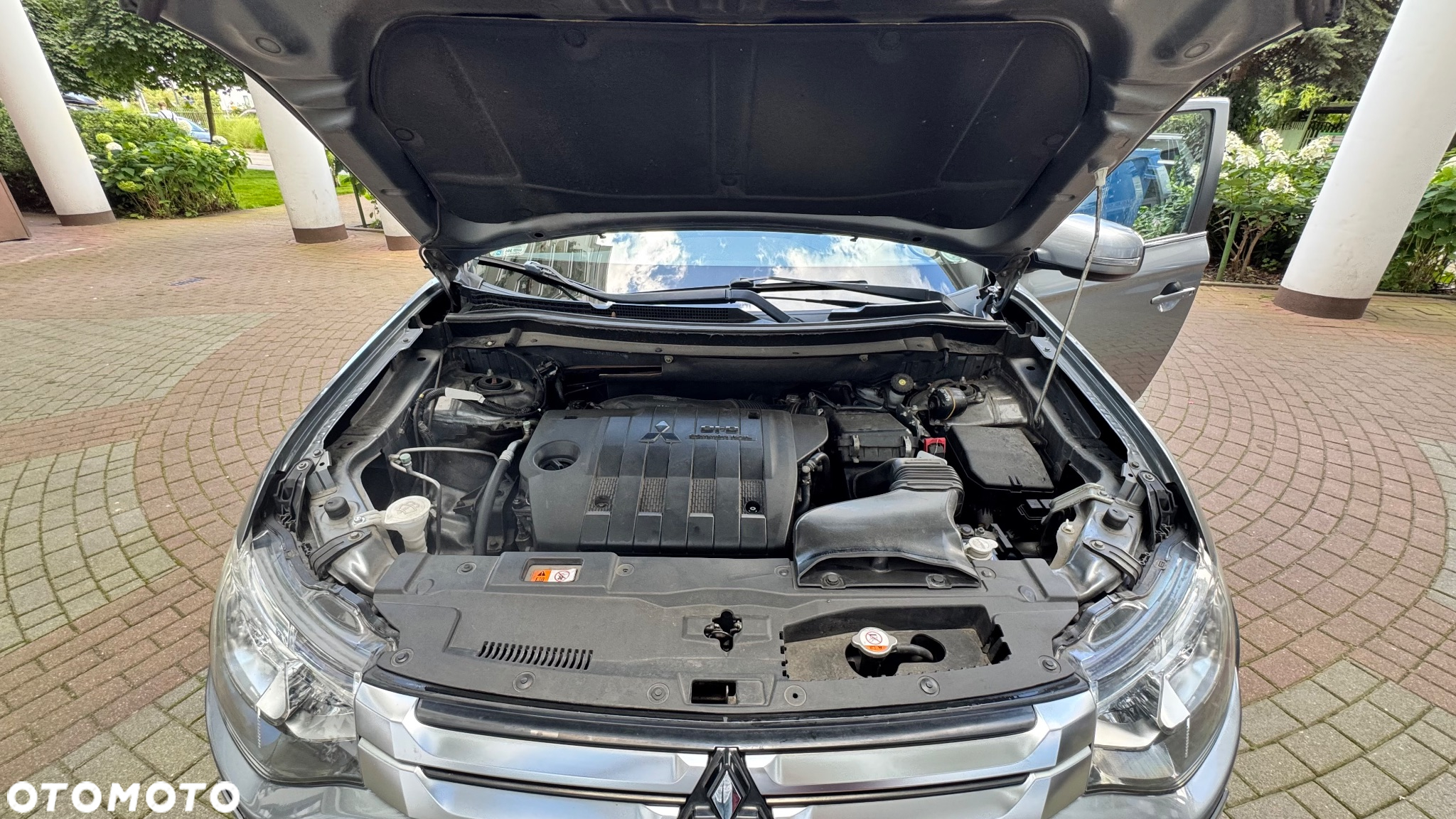 Mitsubishi Outlander - 16