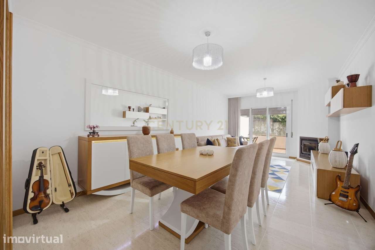 Apartamento T2+1 de excelentes áreas com terraço e Box fechada - Grande imagem: 2/22