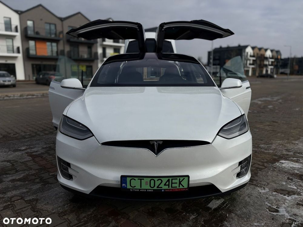Tesla Model X - 36