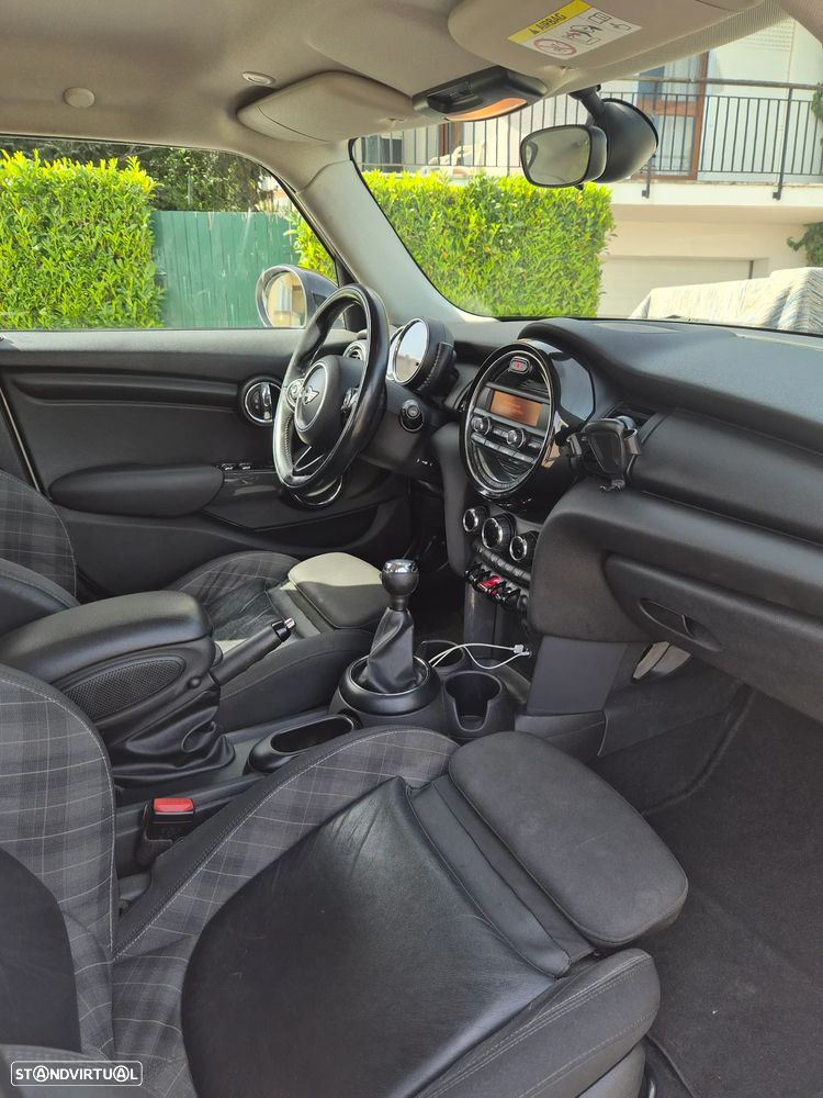 MINI 5 Portas Cooper D - 12
