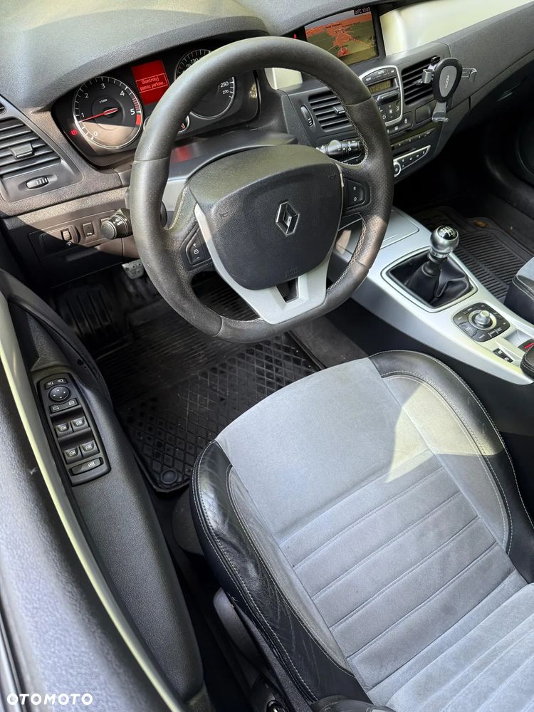 Renault Laguna Grandtour dCi 180 FAP GT - 11