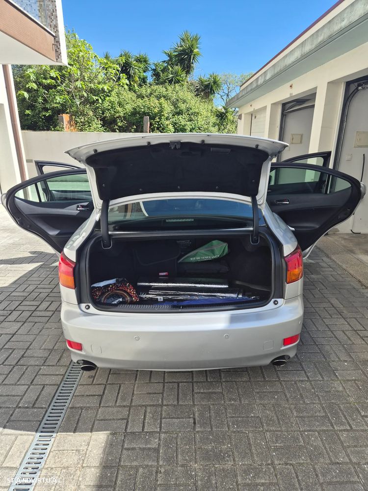 Lexus IS 250 2.5 VVTi Luxury 24 Aut. - 13