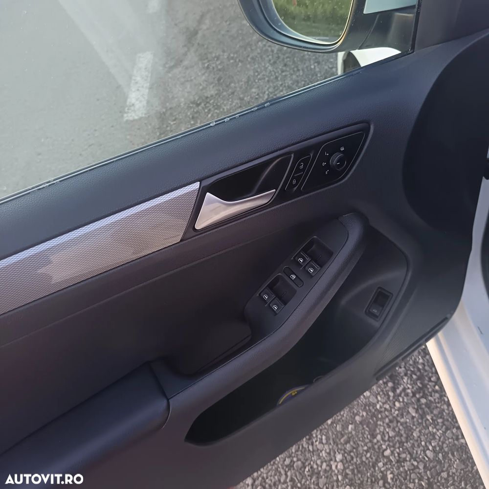 Volkswagen Jetta 1.2 TSI Comfortline - 11