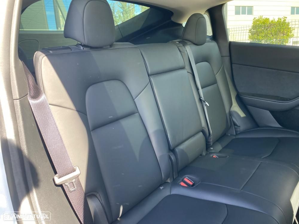 Tesla Model Y Standard RWD - 8