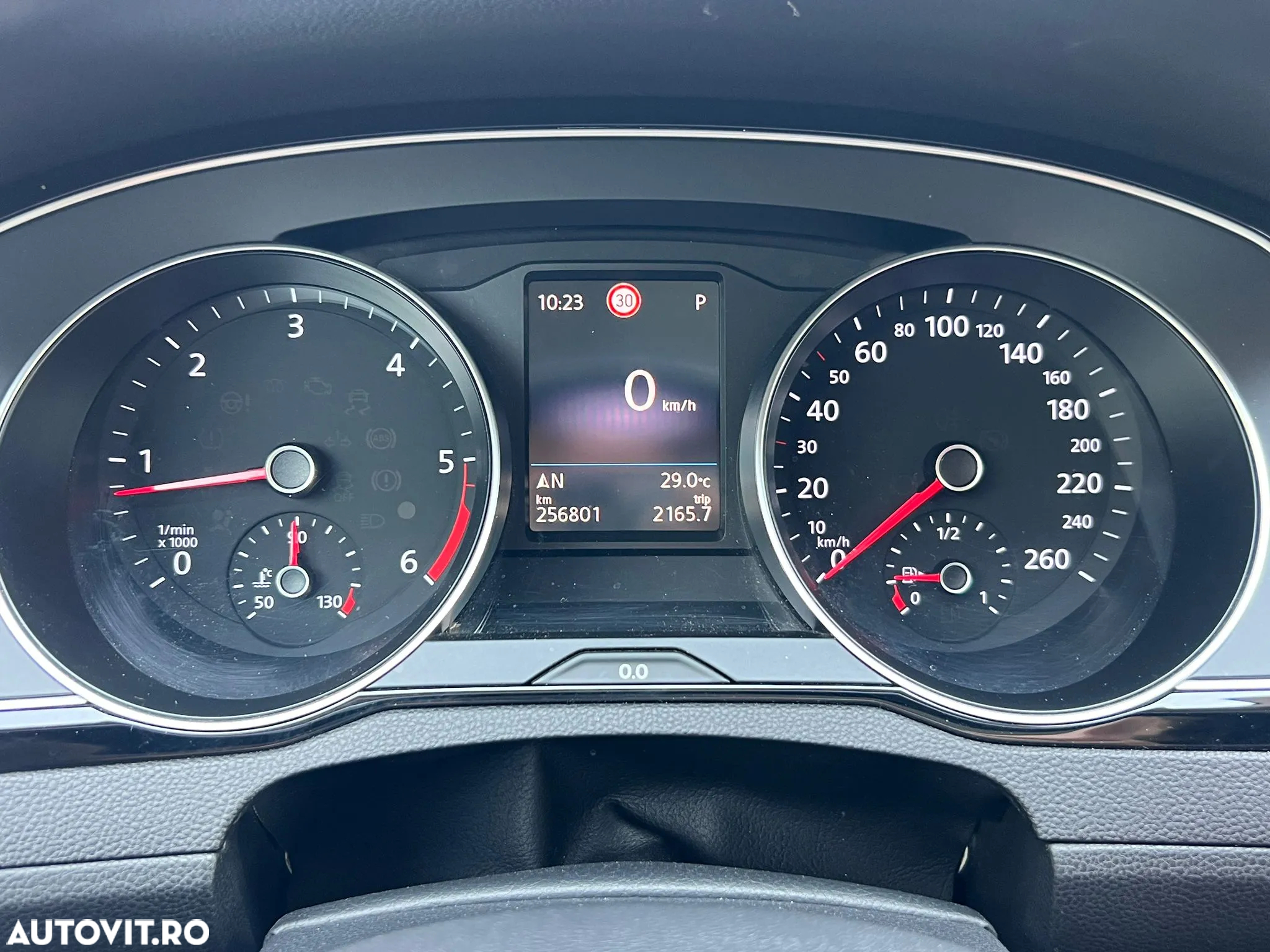 Volkswagen Passat 2.0 TDI DSG 4Motion Comfortline - 13