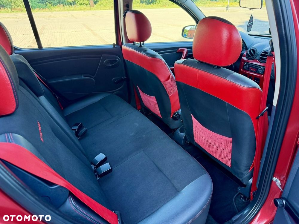 Dacia Sandero Stepway 1.6 - 8