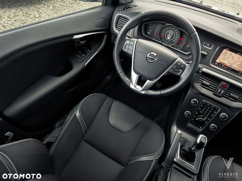 Volvo V40 T2 Momentum - 14