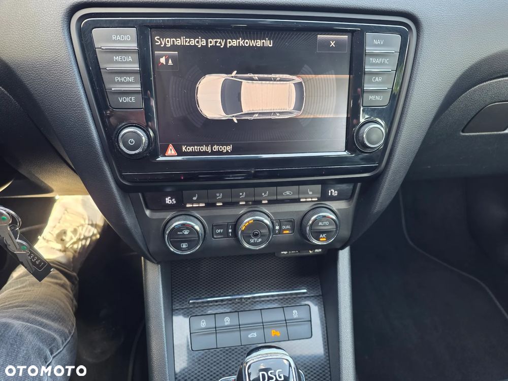 Skoda Octavia 2.0 TDI DSG RS - 24