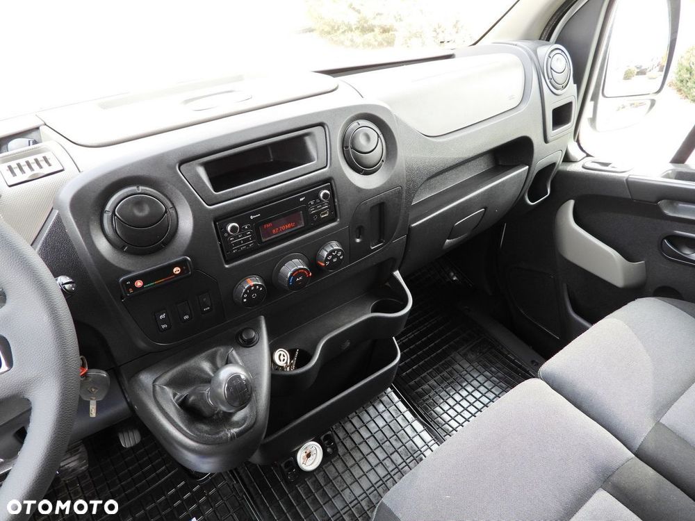 Renault MASTER FURGON TEMPOMAT PNEUMATYKA BLIŹNIACZE KOŁA KLIMATYZACJA  165KM - 31