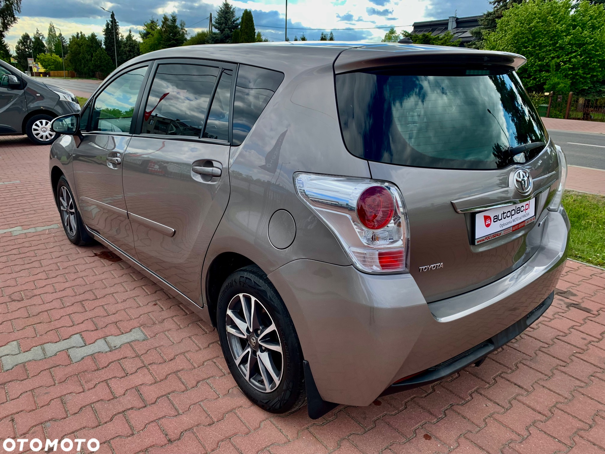 Toyota Verso 1.6 D-4D Prestige - 8