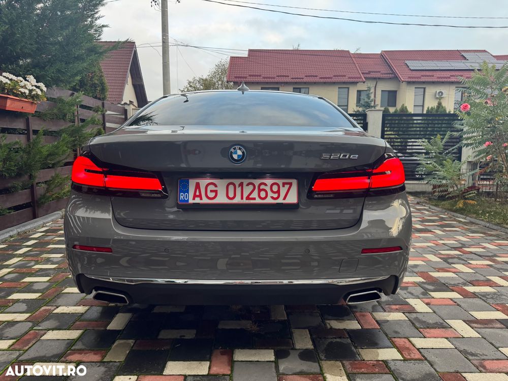 BMW Seria 5 520e Aut. Luxury Line - 22