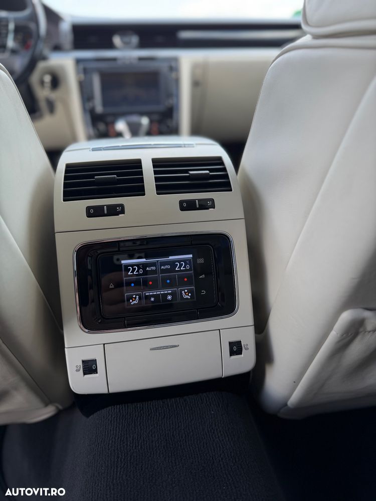 Volkswagen Phaeton 4.2 4Motion V8 Aut Lang - 24