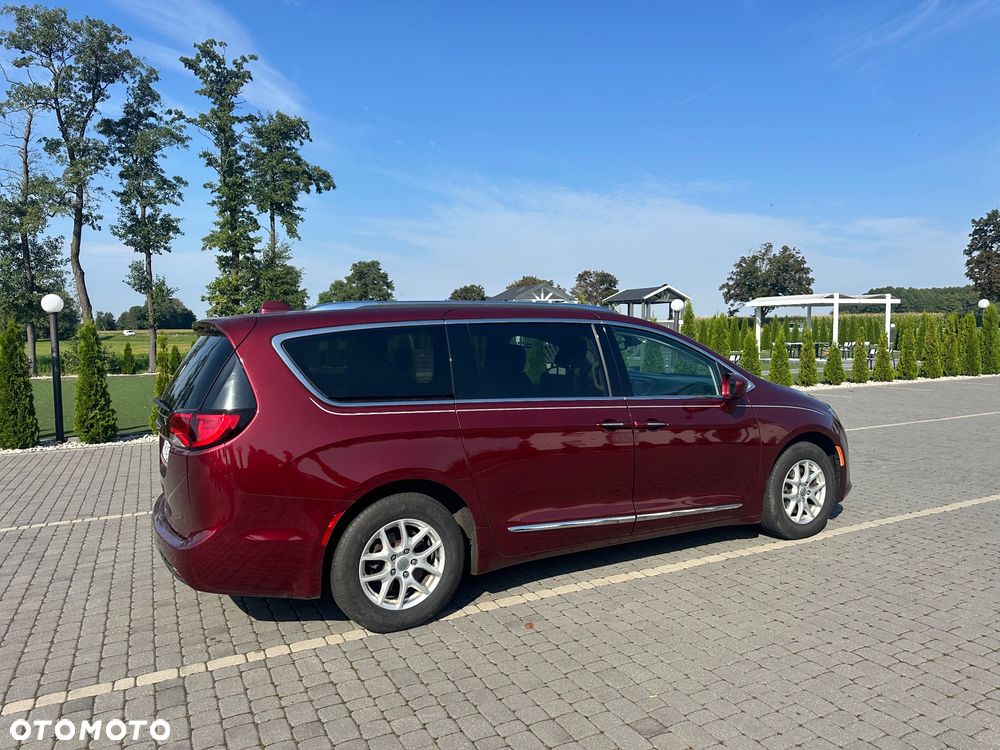 Chrysler Pacifica - 6