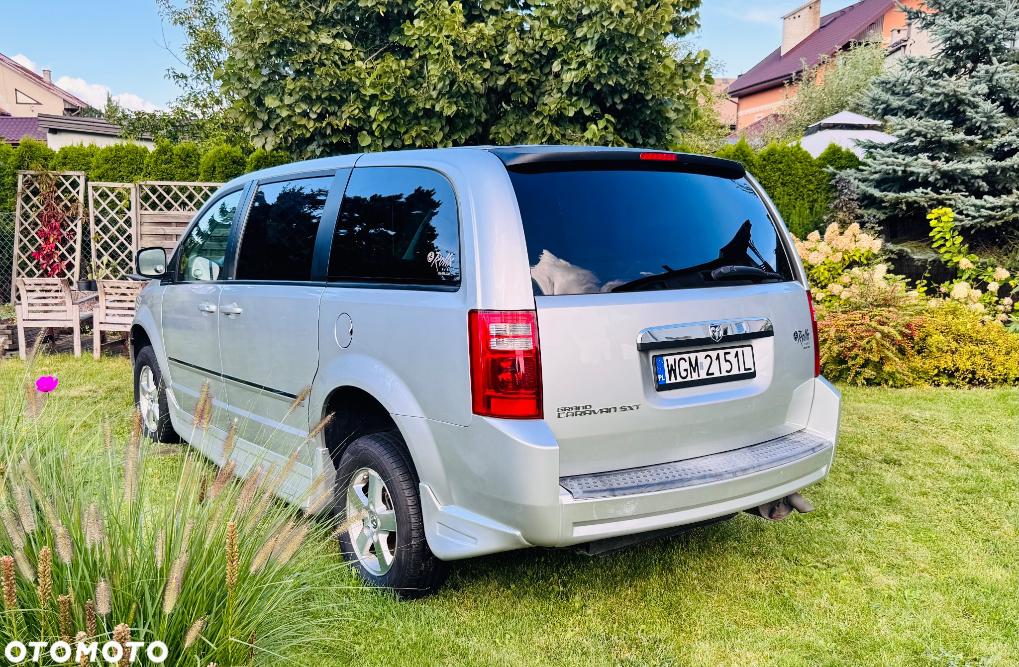 Dodge Caravan - 30