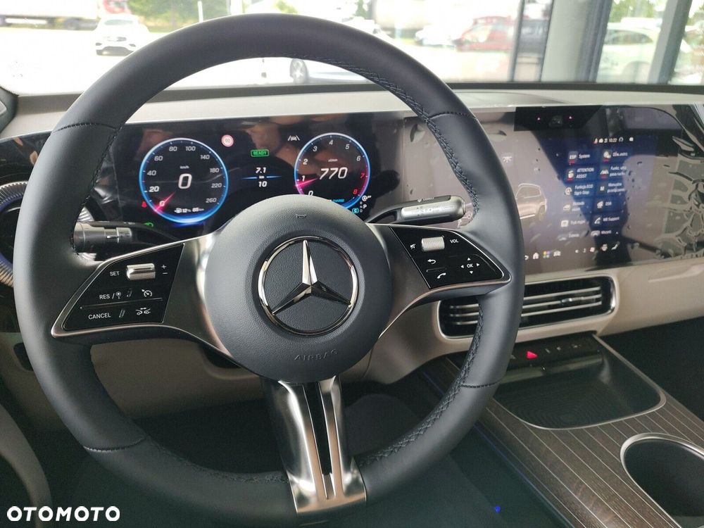 Mercedes-Benz GLB - 9