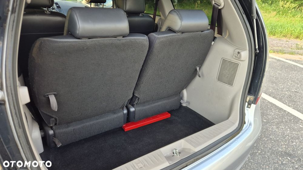 Mitsubishi Grandis - 6