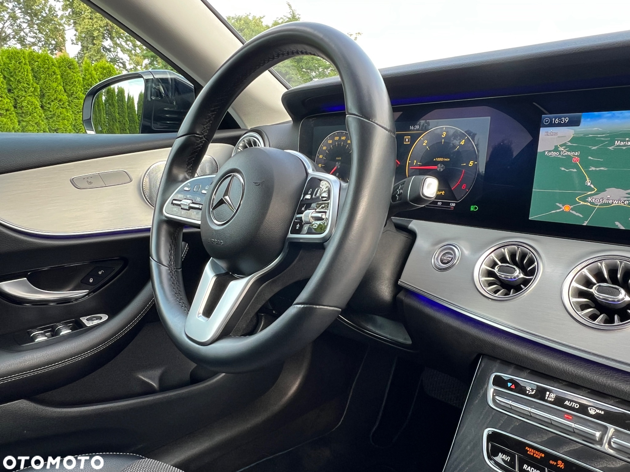 Mercedes-Benz Klasa E 220 d Coupe 9G-TRONIC - 26