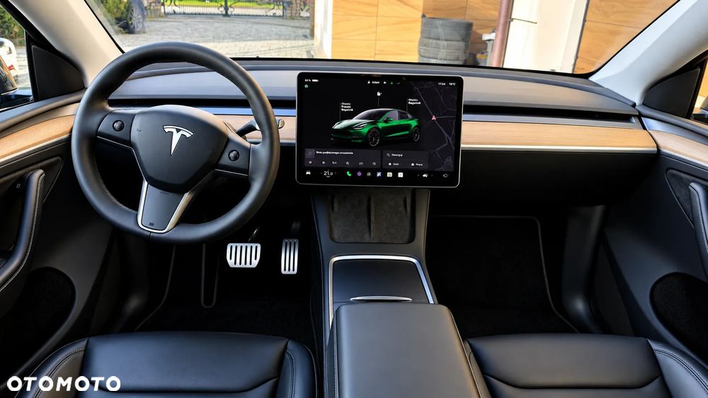 Tesla Model Y Performance AWD - 18