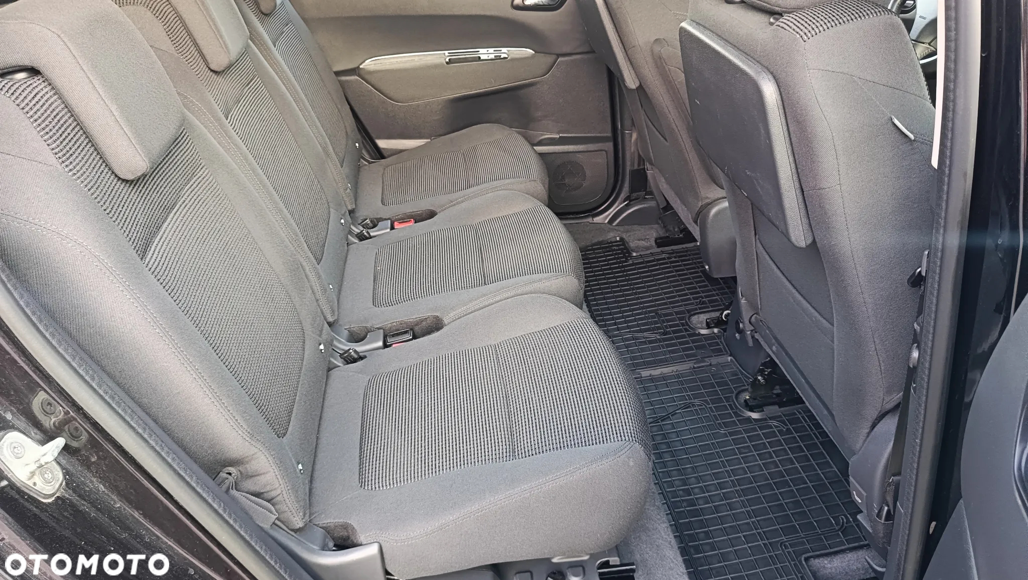 Peugeot 5008 - 8