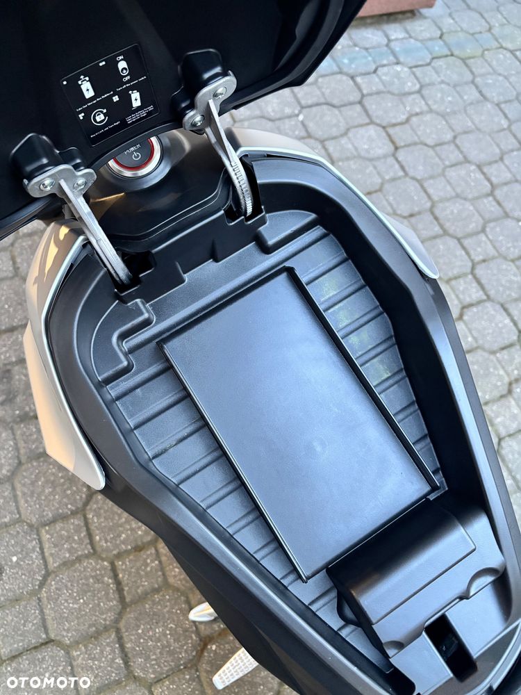 Super Soco TC MAX - 12