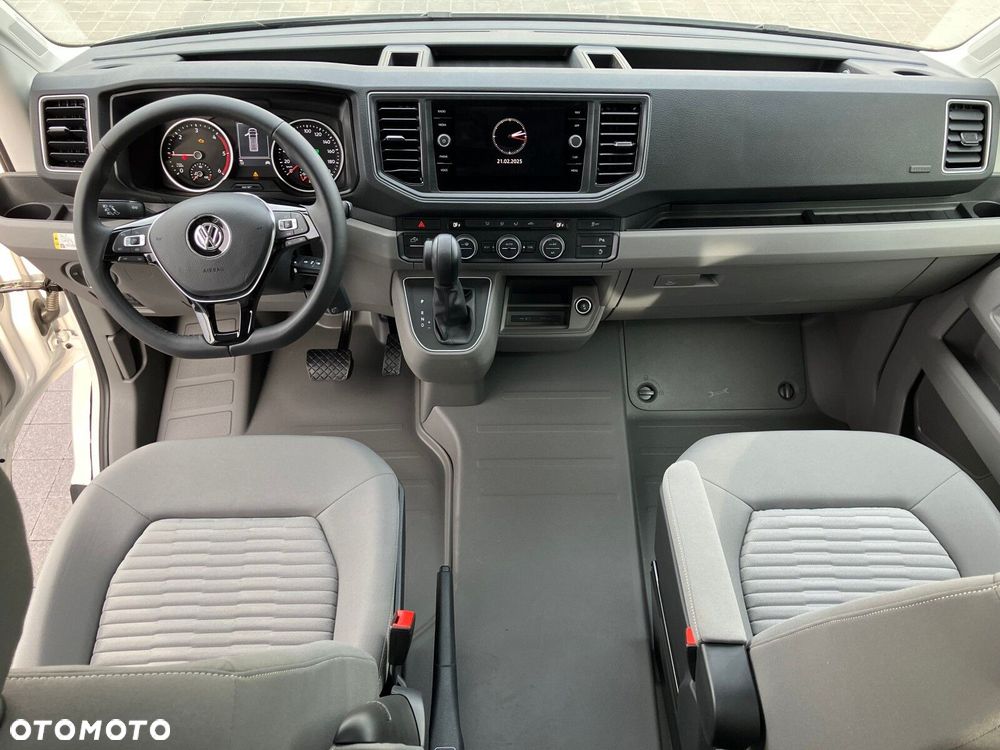 Volkswagen Grand California Grand California 600 silnik: 2,0 l TDI EU6 SCR BlueMotion Technology 130 kW skrzynia biegów: Przedni napęd automatyczna 8-biegowa rozstaw osi: 3640 mm - 13