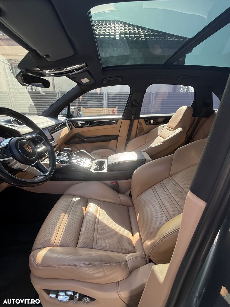 Porsche Cayenne Standard - 26