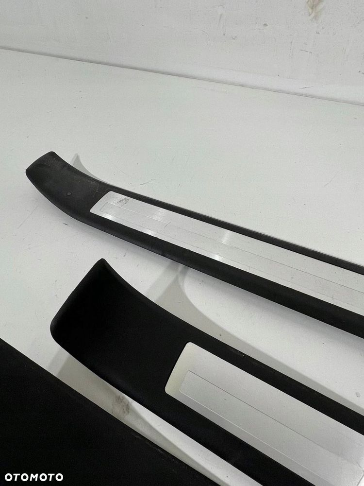 8E0 853 374 B Zestaw nakładek progowych Audi A4 S4 B7 8E 8H KOMPLET - 2