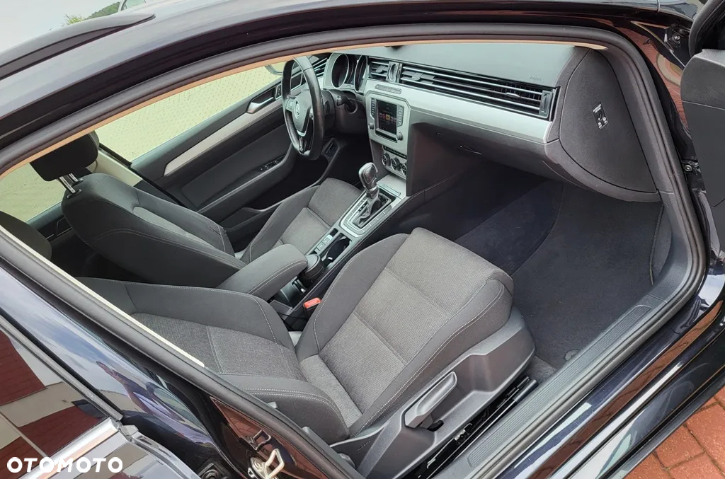 Volkswagen Passat 2.0 TDI BMT Comfortline DSG - 9