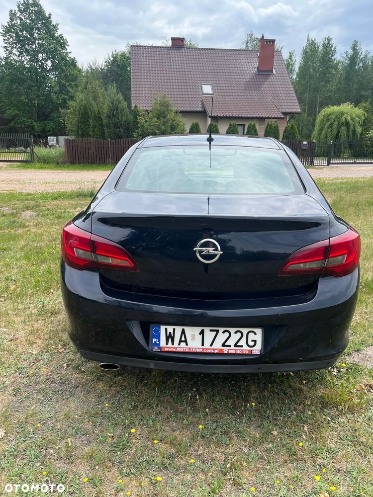 Opel Astra 1.4 T Executive S&S - 3