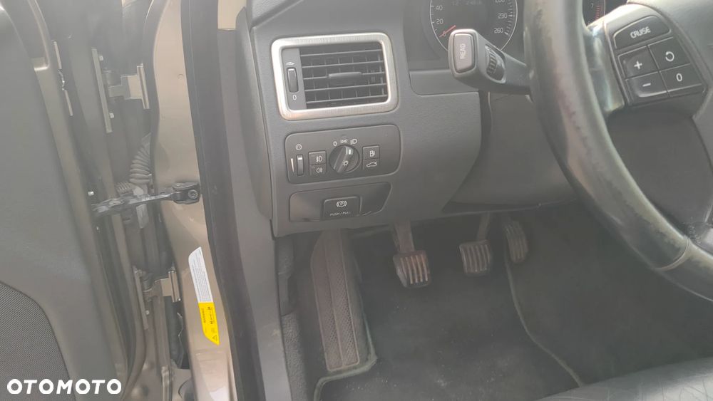 Volvo V70 2.0 Momentum - 11