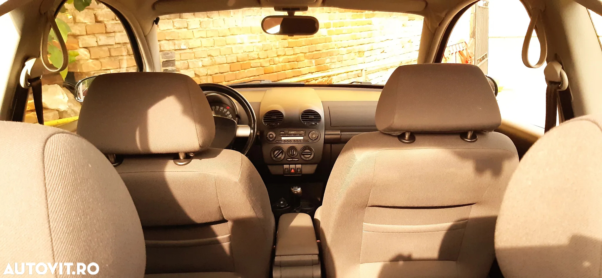 Volkswagen New Beetle - 6