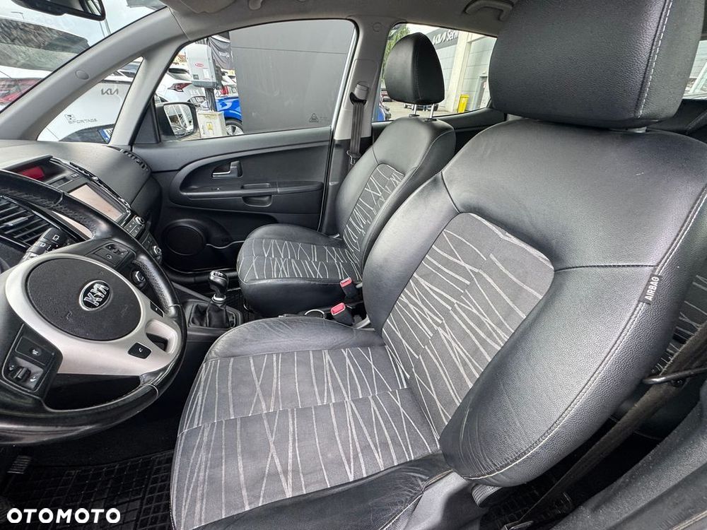 Kia Venga 1.4 Business Line - 11
