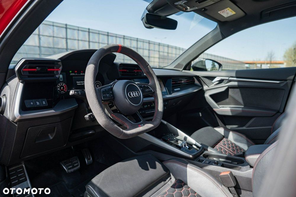 Audi RS3 Limousine - 16