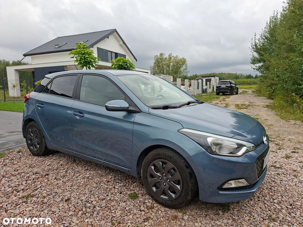 Hyundai i20 blue 1.2 Trend - 4