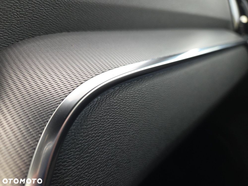 Volvo S60 B4 B R-Design - 29