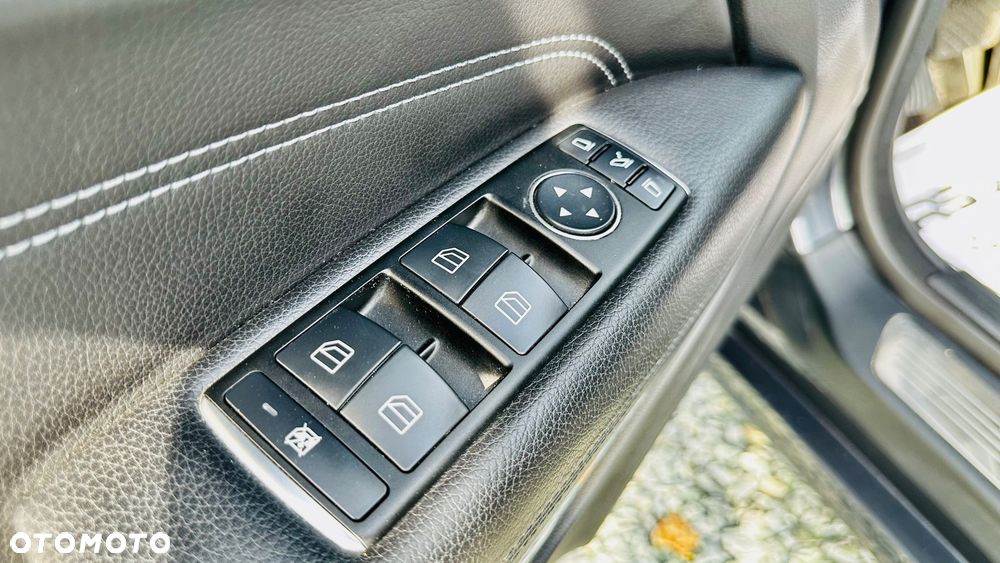 Mercedes-Benz Klasa E 220 CDI 7G-TRONIC Avantgarde - 24