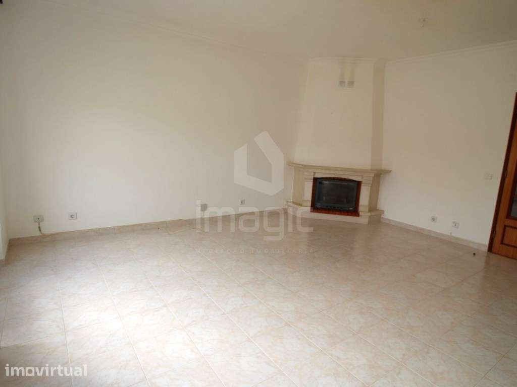 APARTAMENTO T2 USADO para ARRENDAMENTO no CENTRO de MAFRA - Grande imagem: 2/13