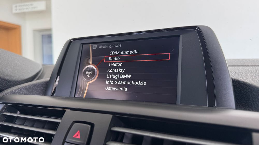 BMW Seria 1 116d EfficientDynamics - 32