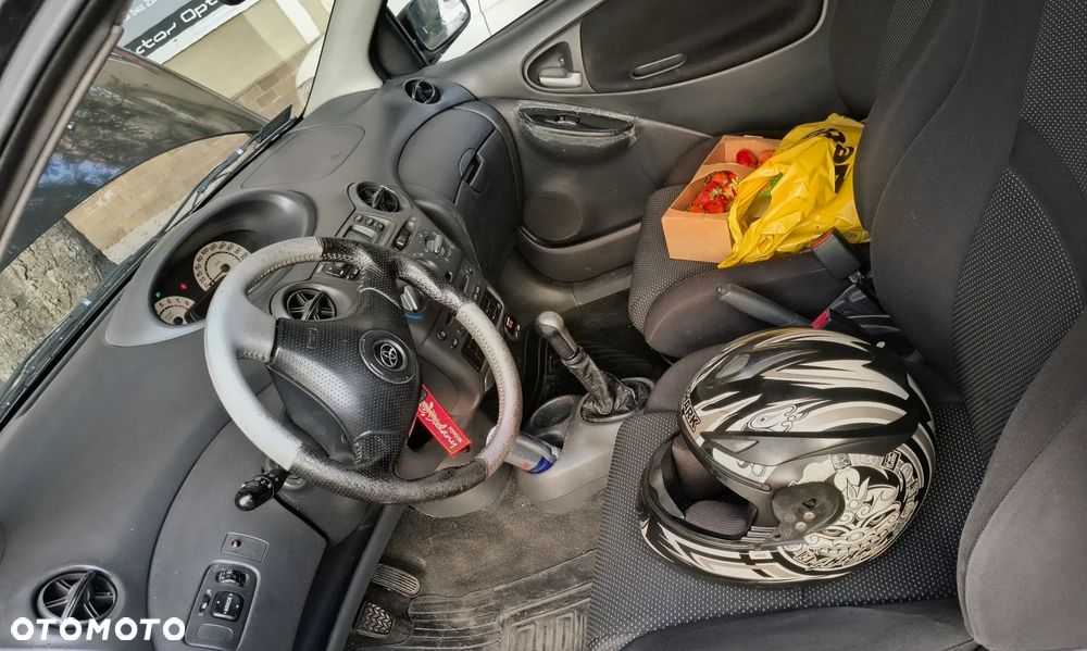 Toyota Yaris - 7