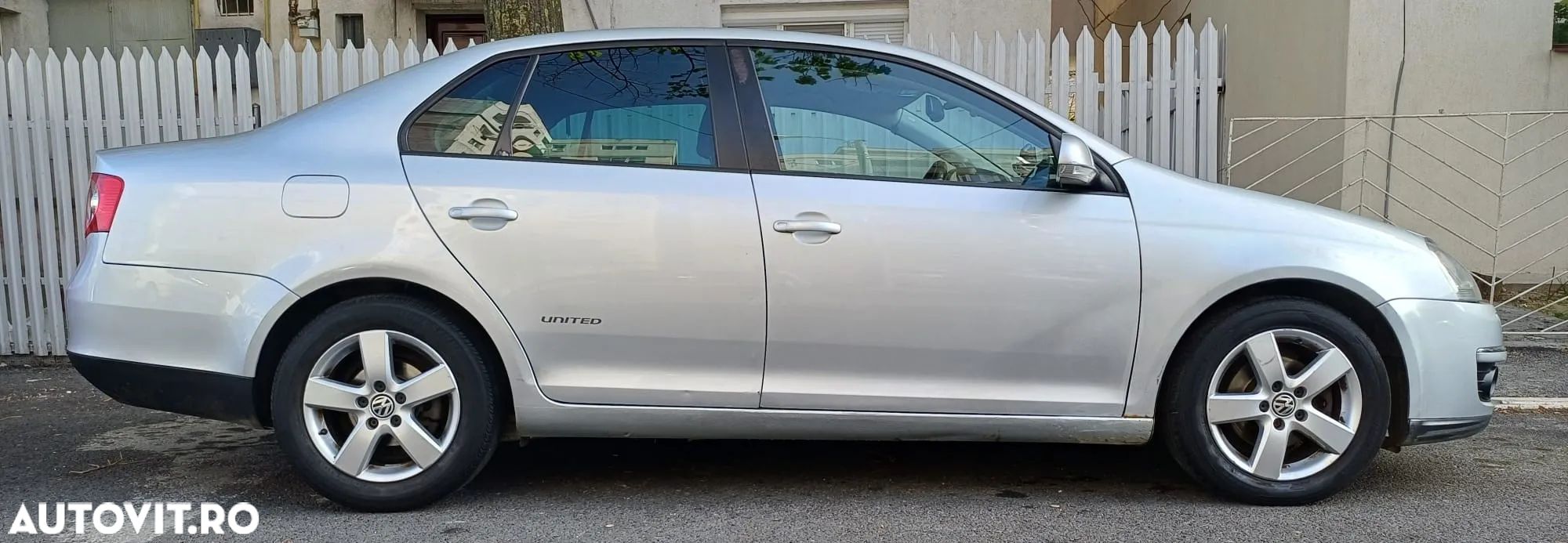 Volkswagen Jetta - 1