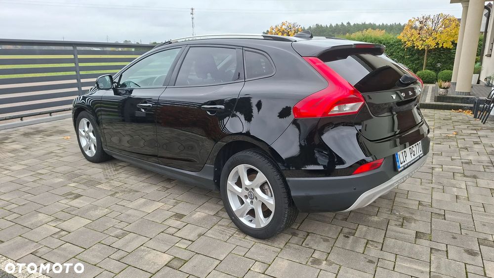 Volvo V40 Cross Country 2015 photo 2