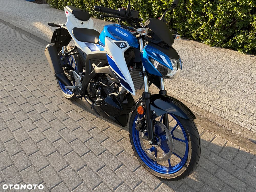Suzuki GSX - 3